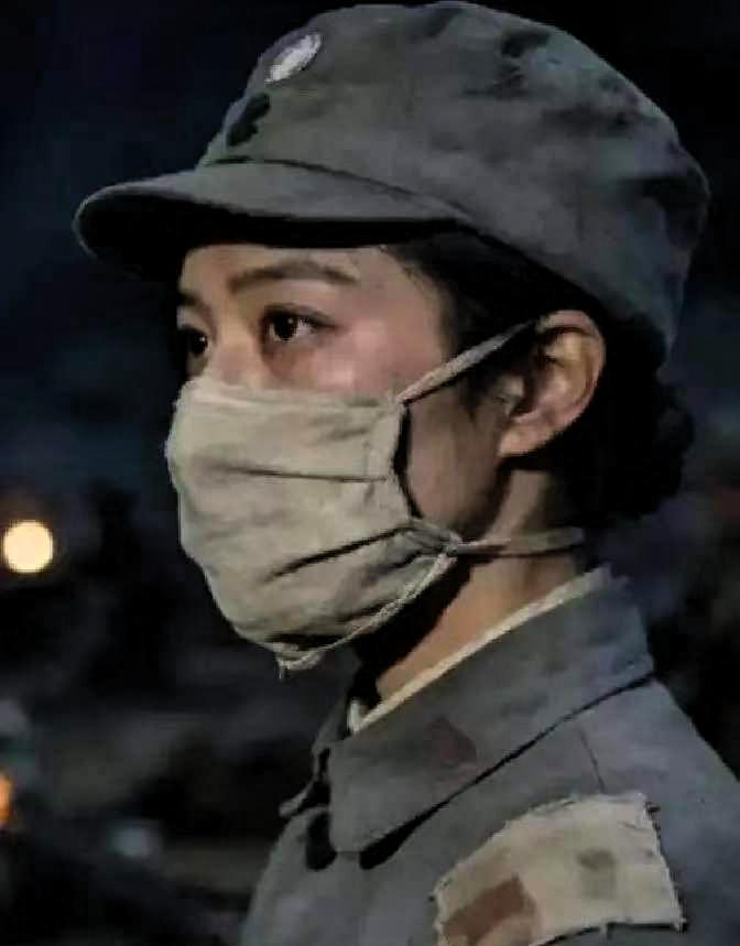 1943年，日军请来一位女医生到监狱做手术，女医生认出，眼前的囚犯竟是自己的丈夫