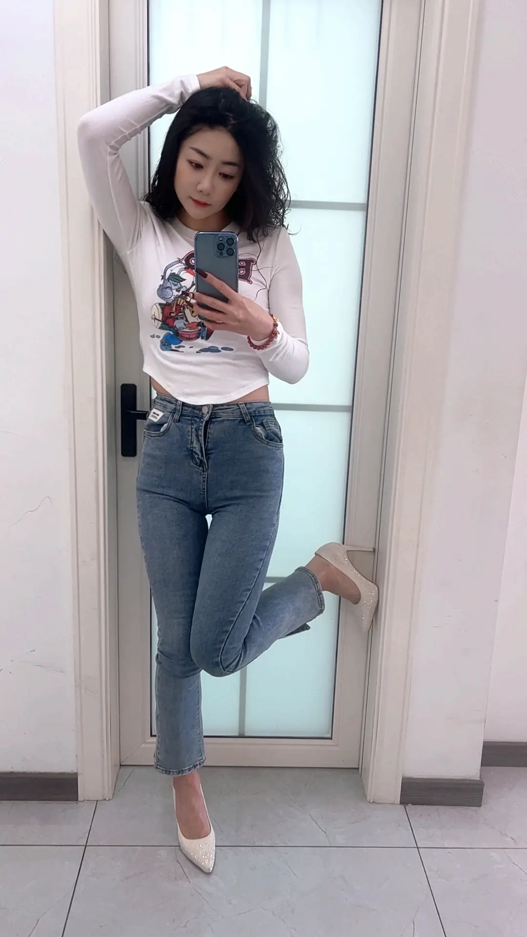 遇到一个真正懂你的人，再晚也不算晚，因为最好的一直都在路上。