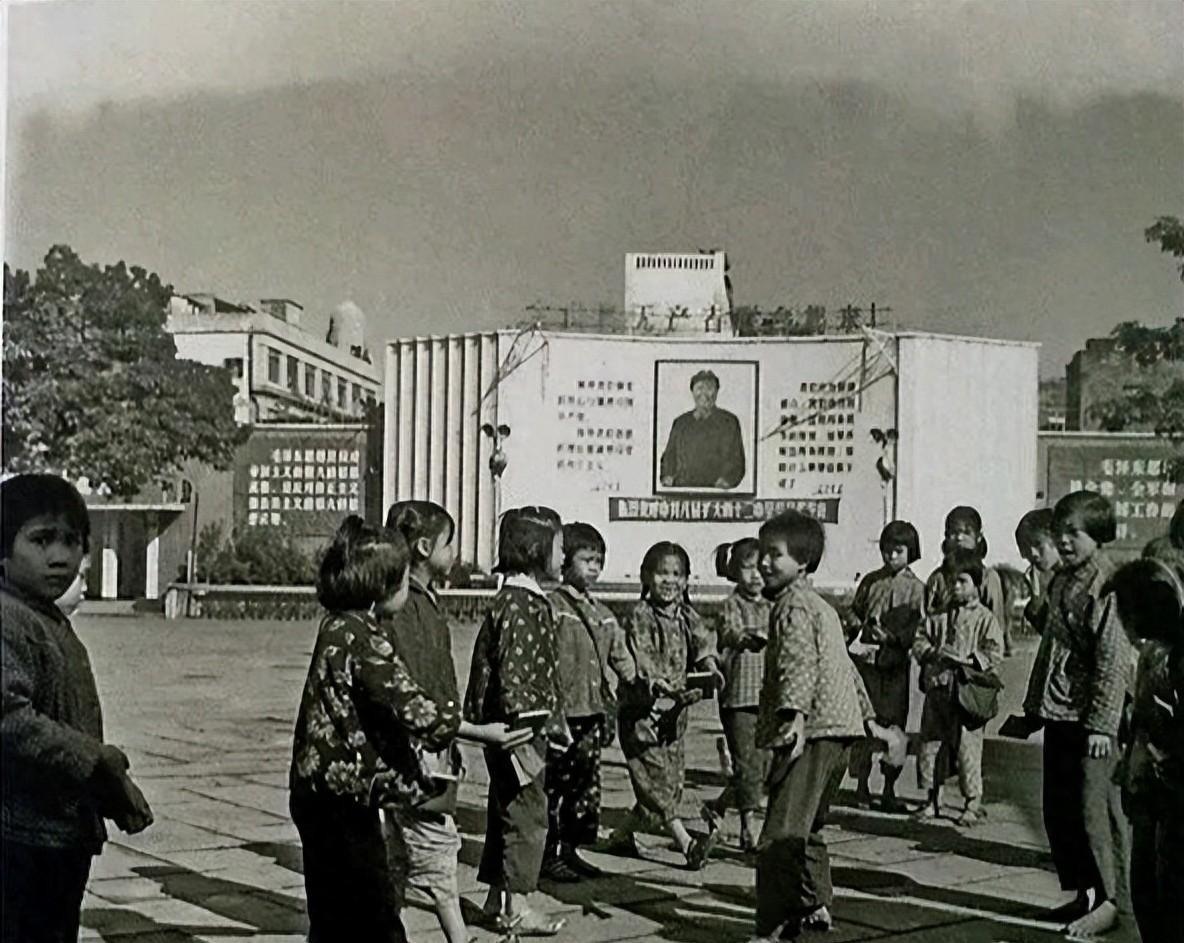1952年张文荣被美军俘获后打入志愿军内部，一颗手雷能否帮助他证明自己的清白？