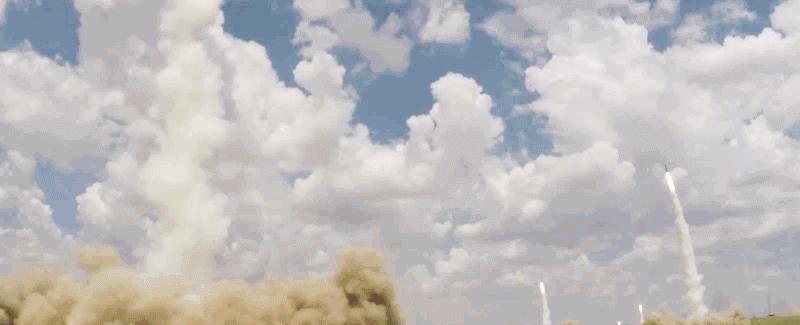 美军第三艘航母冲向中东，特朗普怒下‘击沉令’，中国大使馆紧急喊话：快撤离伊朗！