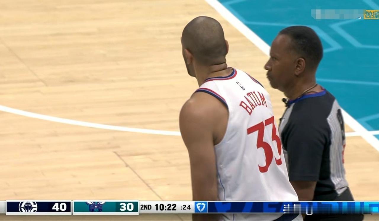 快船老将巴图姆真是太不懂事了！在今天快船客场以131：116击败黄蜂的比赛中，巴