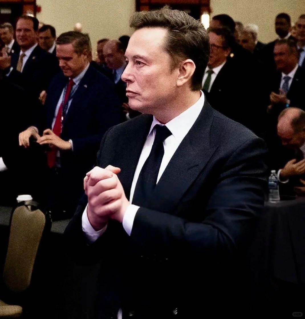 马斯克说：“要在两三天内阅读理解几千页的法案并且通过它，这该有多疯狂。在特朗普总