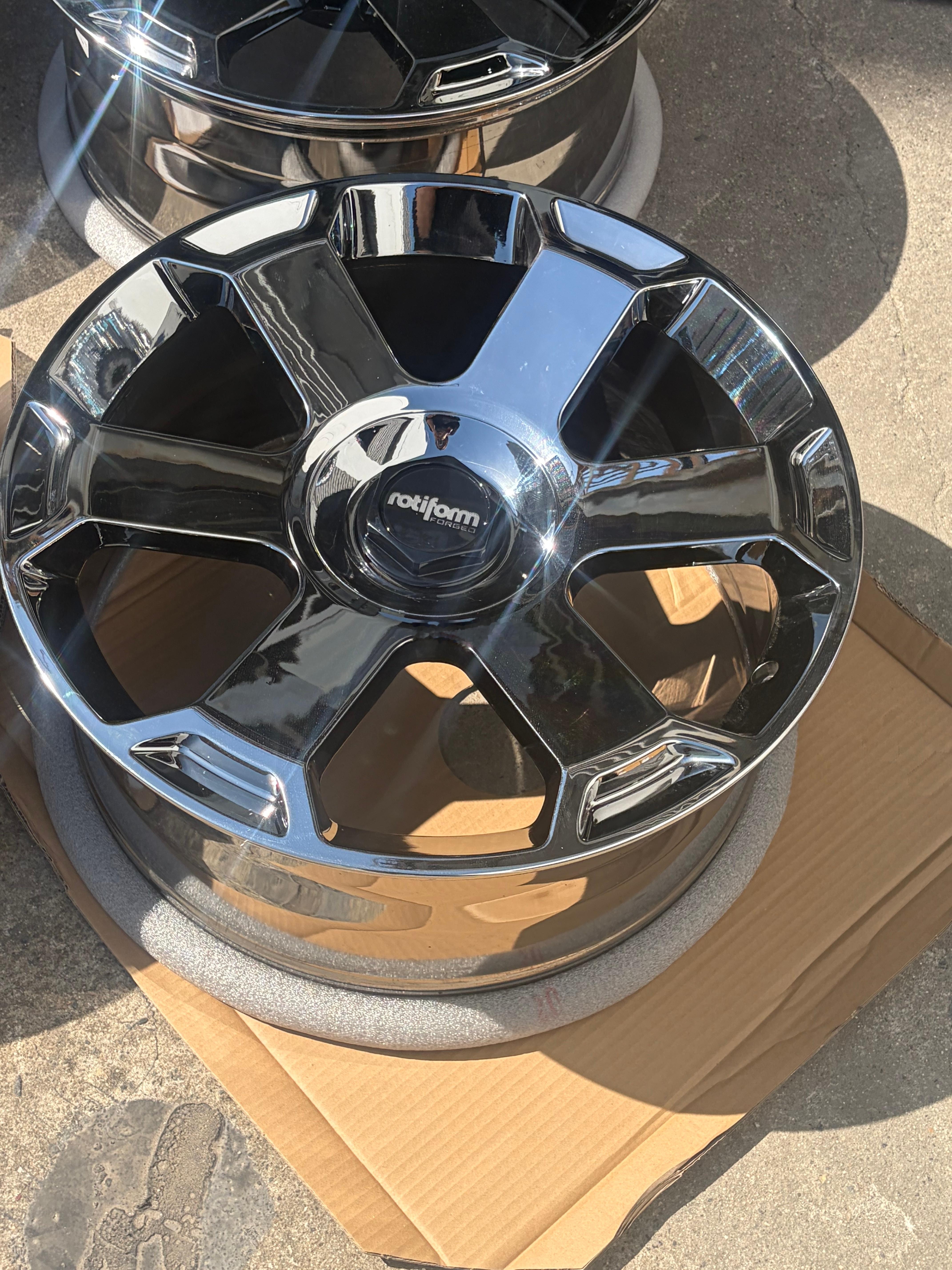 心情件 rotiform 单片锻造 黑电镀颜色 AVS : 20寸  9J  E