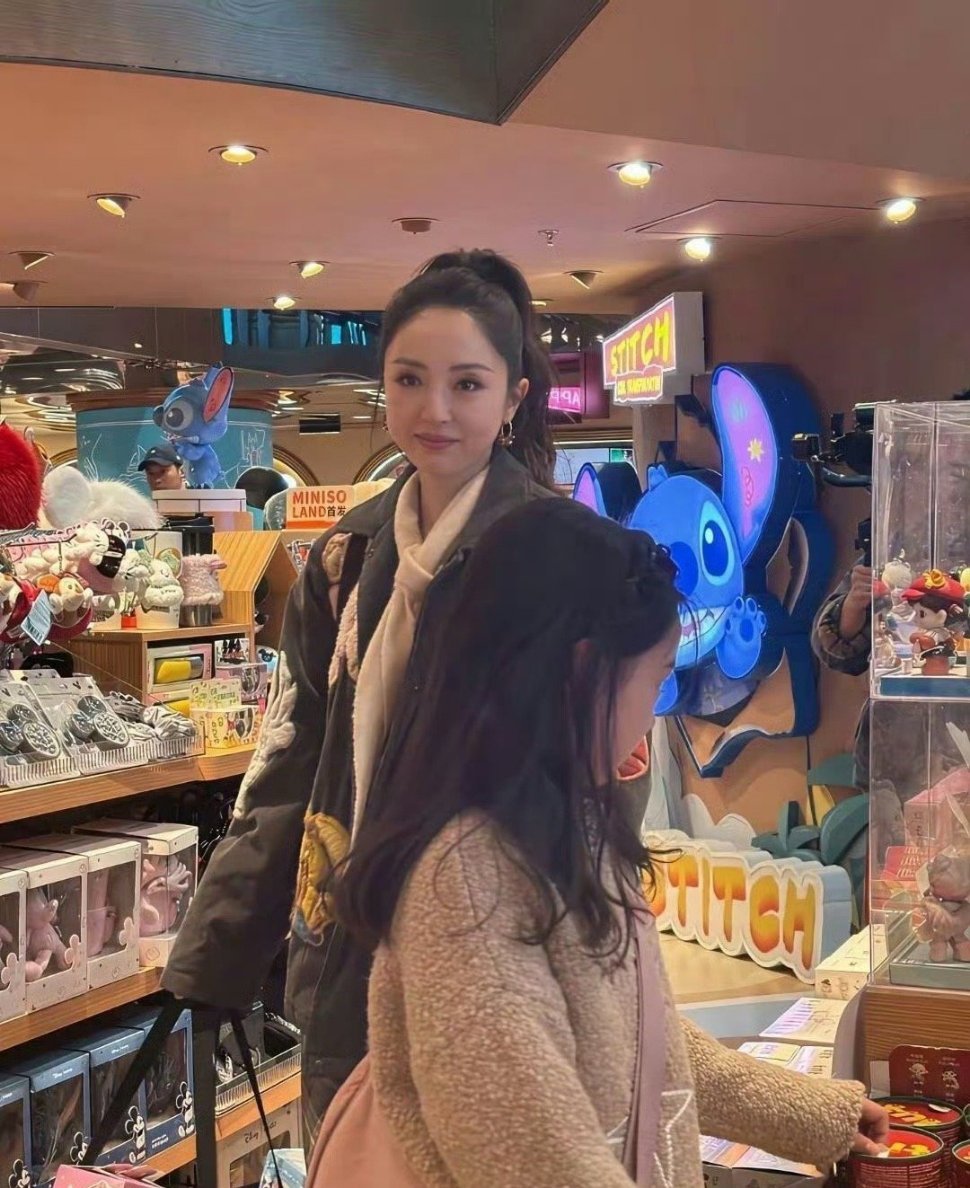 其实我觉得有颜有钱有女儿 可以不用再婚了 