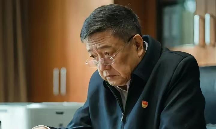演员秦焰去世今天才知道《狂飙》里的反派人物何黎明是他演的，不愧是老戏骨，把官场那