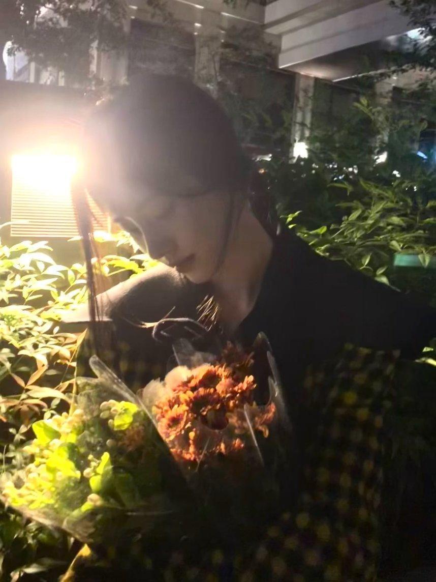 鞠不修 鞠婧祎live截图捧花拿图👍🏻➕🍎🈲盗图🈲二传产出标明 