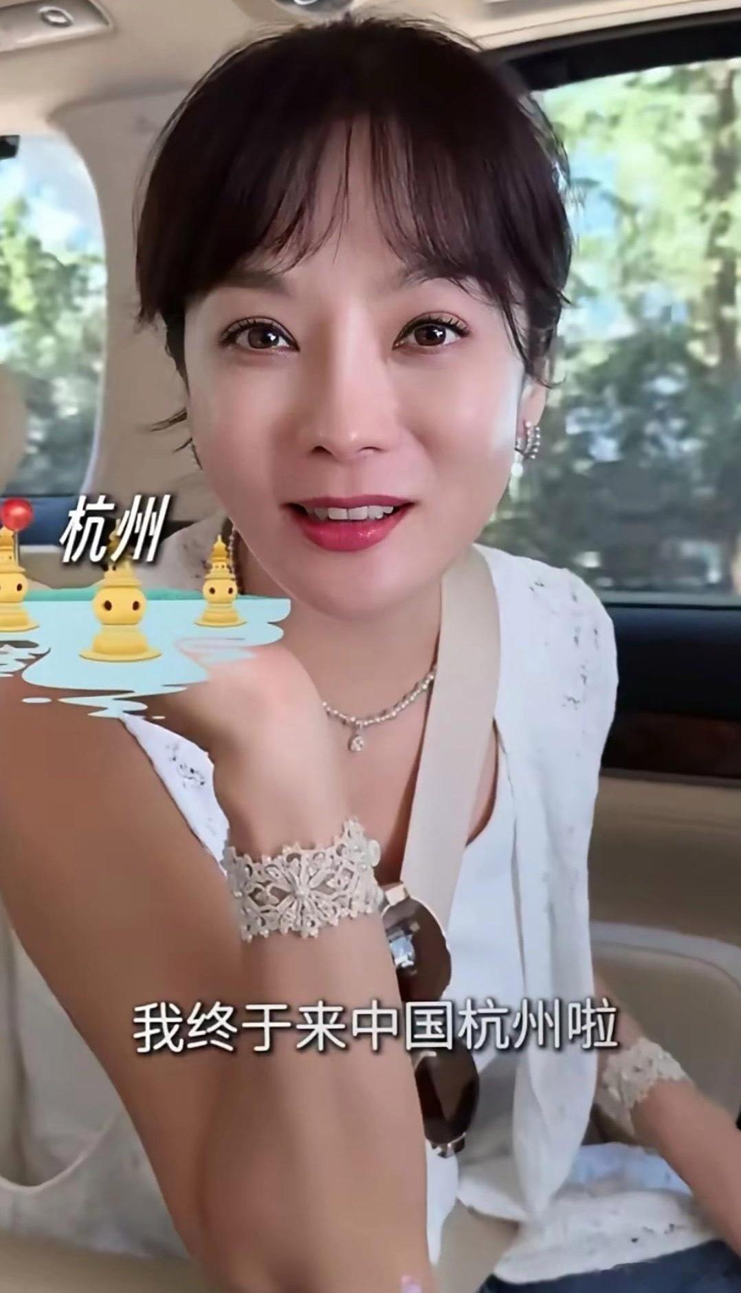 蔡琳终于带着儿子来中国了，小家伙终究是有中国血统，很喜欢国内的生活，更喜欢国内的