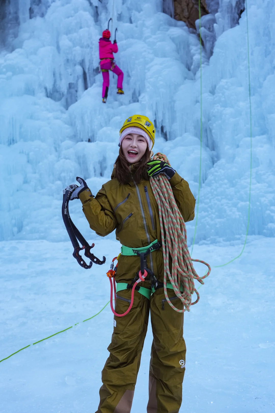 从来没登山攀岩过的我，人生首攀居然是攀冰！