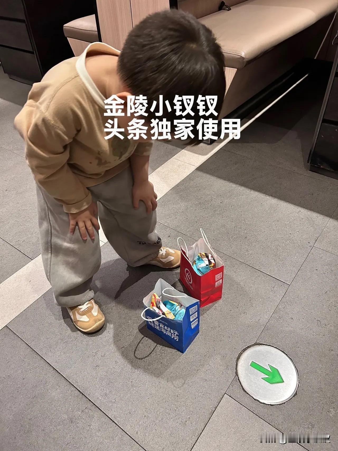 给大品牌商家提个小建议。

第一张照片是我昨天写的是在某底捞的体验，就是他们这里