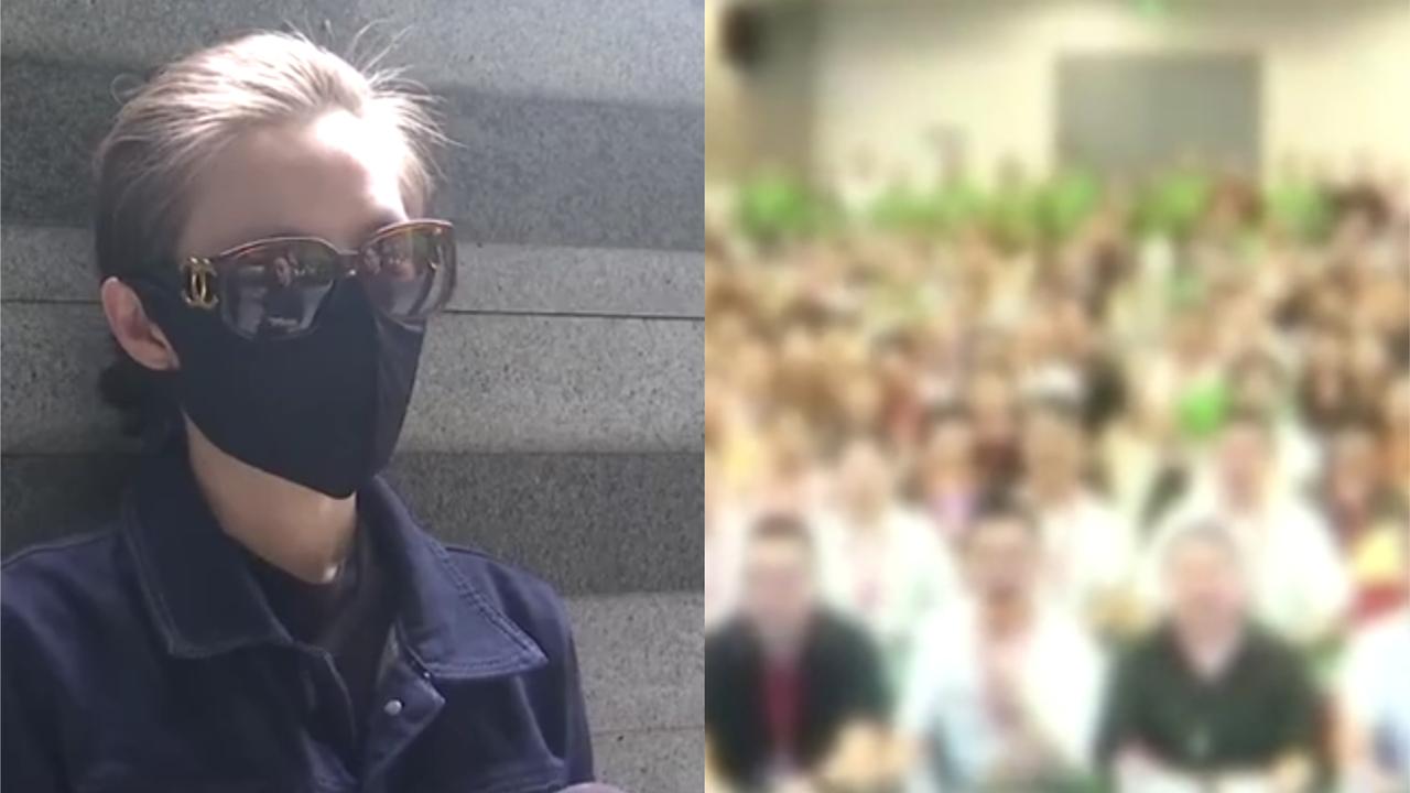 女子自称“水果大王、地瓜大王”，称要带着地瓜去美国敲钟，台下听课老人集体狂欢