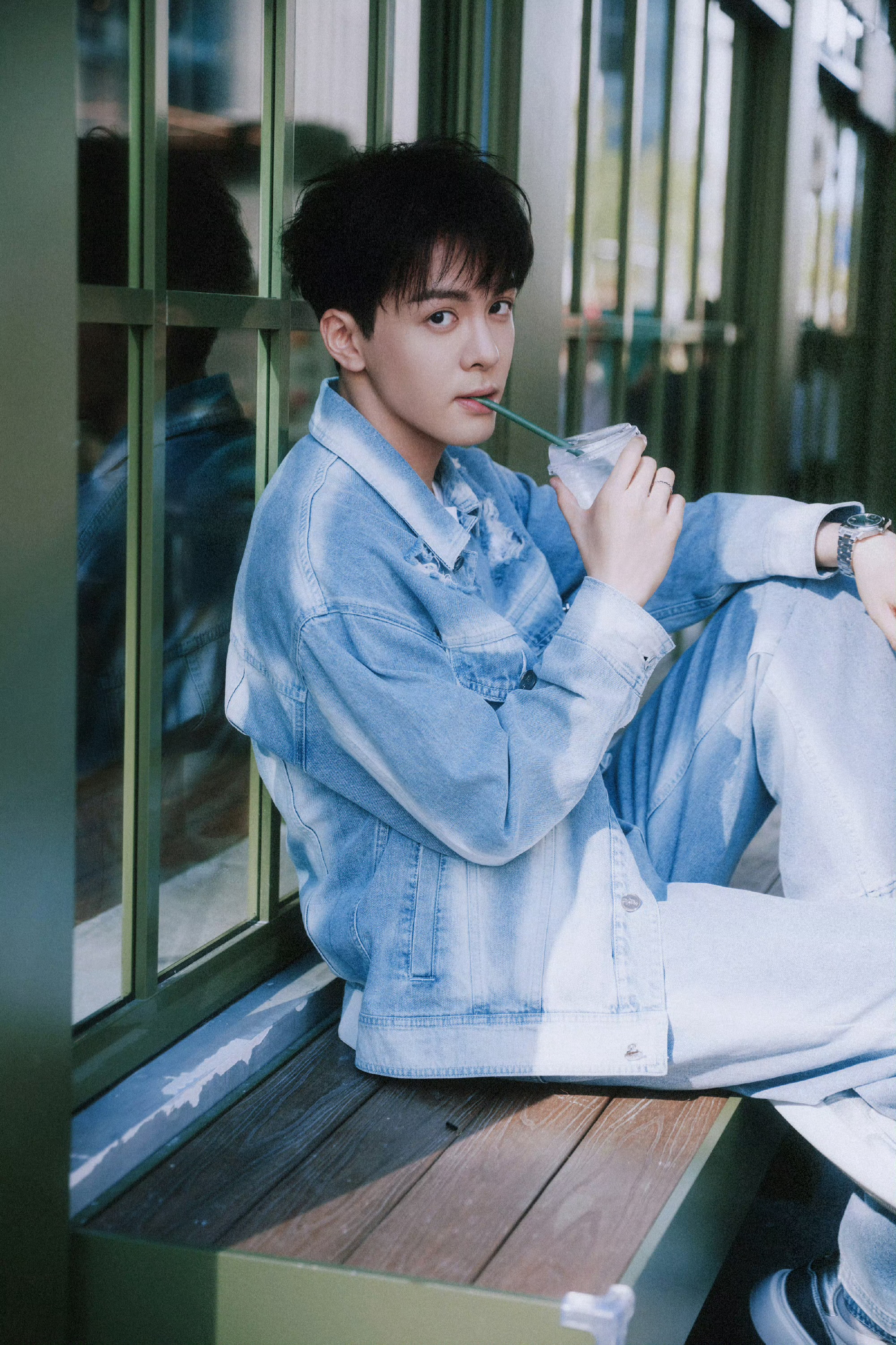 “其实我就是一个很怕自己呆在舒适圈的一个人，想让自己成长，其实就是要不断地受打击