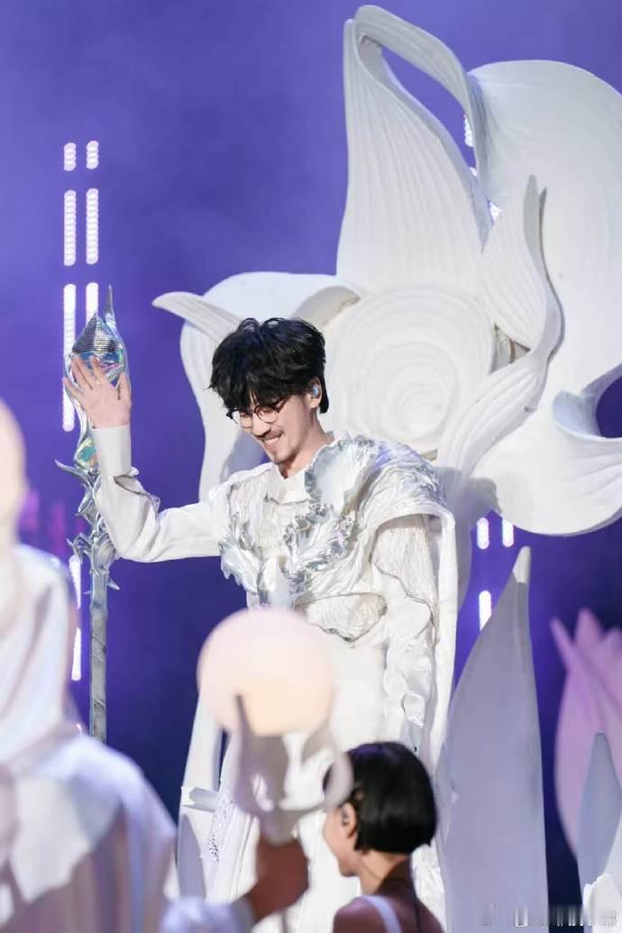 周传雄春神曲打开春天 唢呐声一出来春天就有了模样，周传雄这首live版春神曲，把