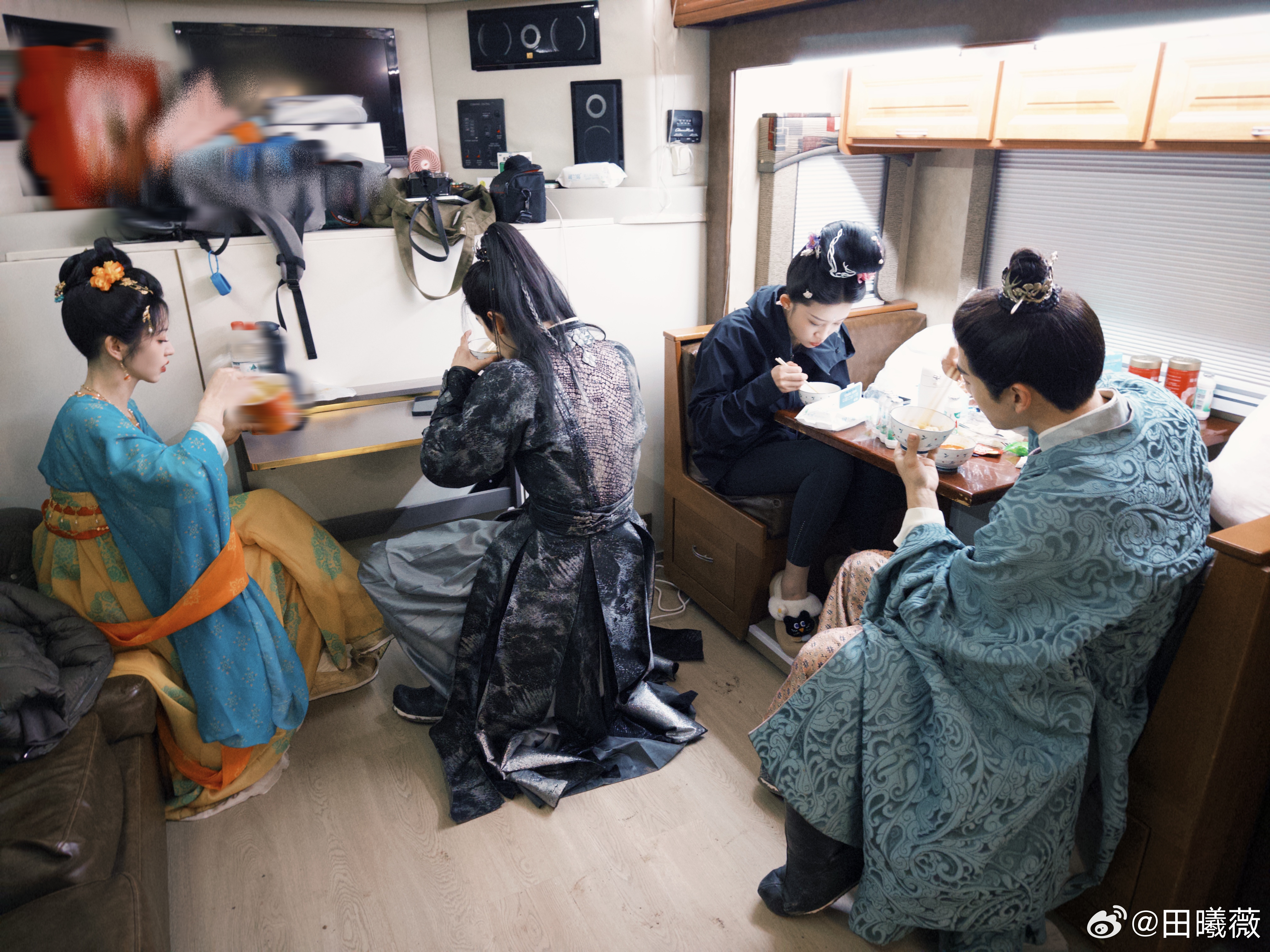 再看泡面派对子夜归 ​​​