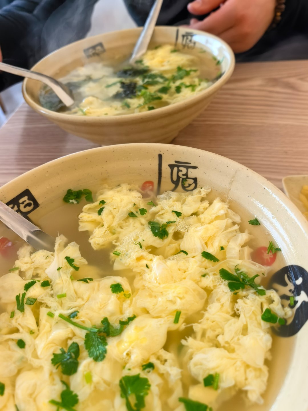 如今高铁票是越来越不好买了，特别是一家人出行的话，票更难买。今年春节返乡回老家，