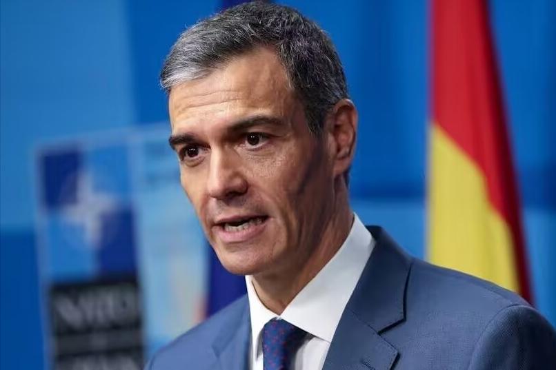 不再只是口头表达，西班牙对美国动手了。
当地时间3月30号，西班牙首相桑切斯主持