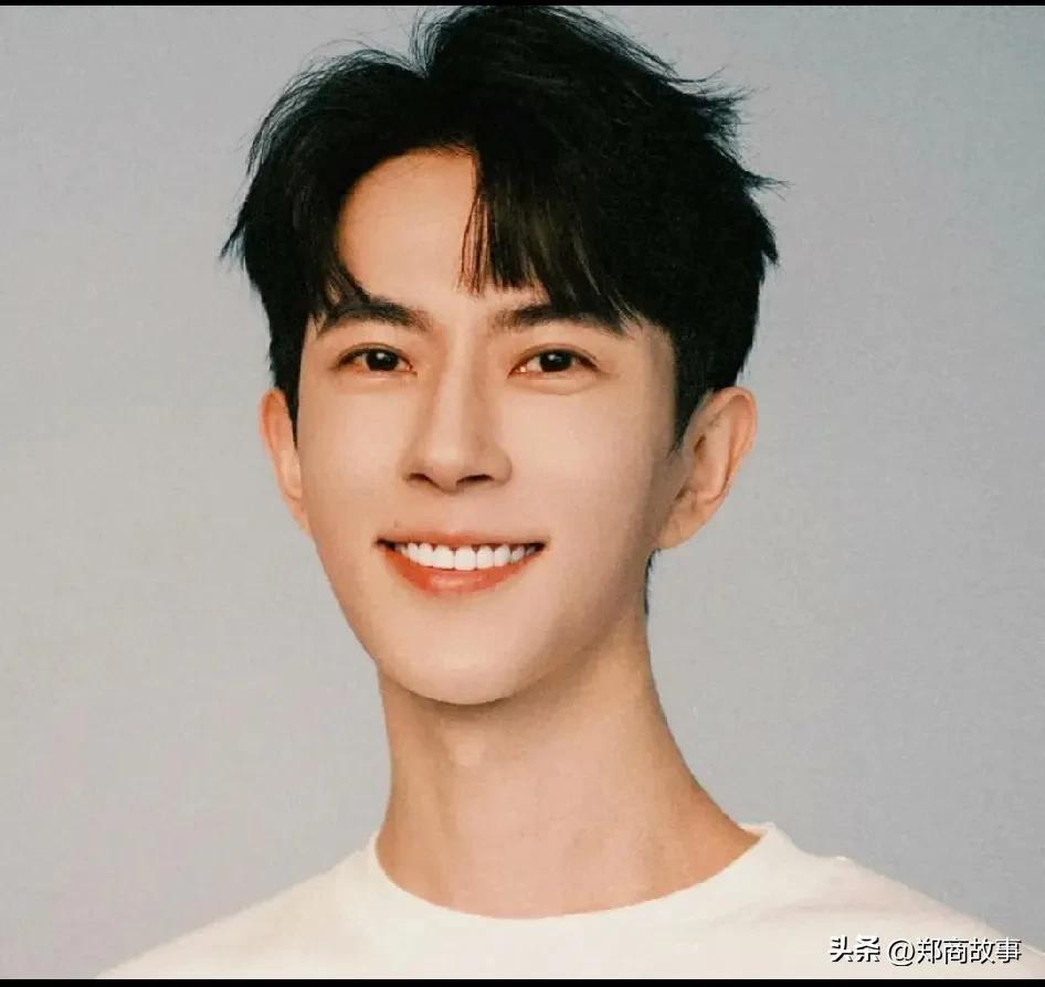演过三生三世十里桃花的演员于朦胧
在演戏成名后
就疑似被雪藏了几年
这次在朋友某