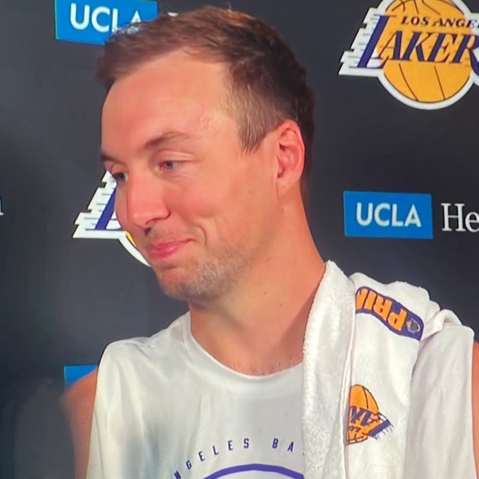 回看了一下 给一个投手逼成控卫了 上哪说理去 