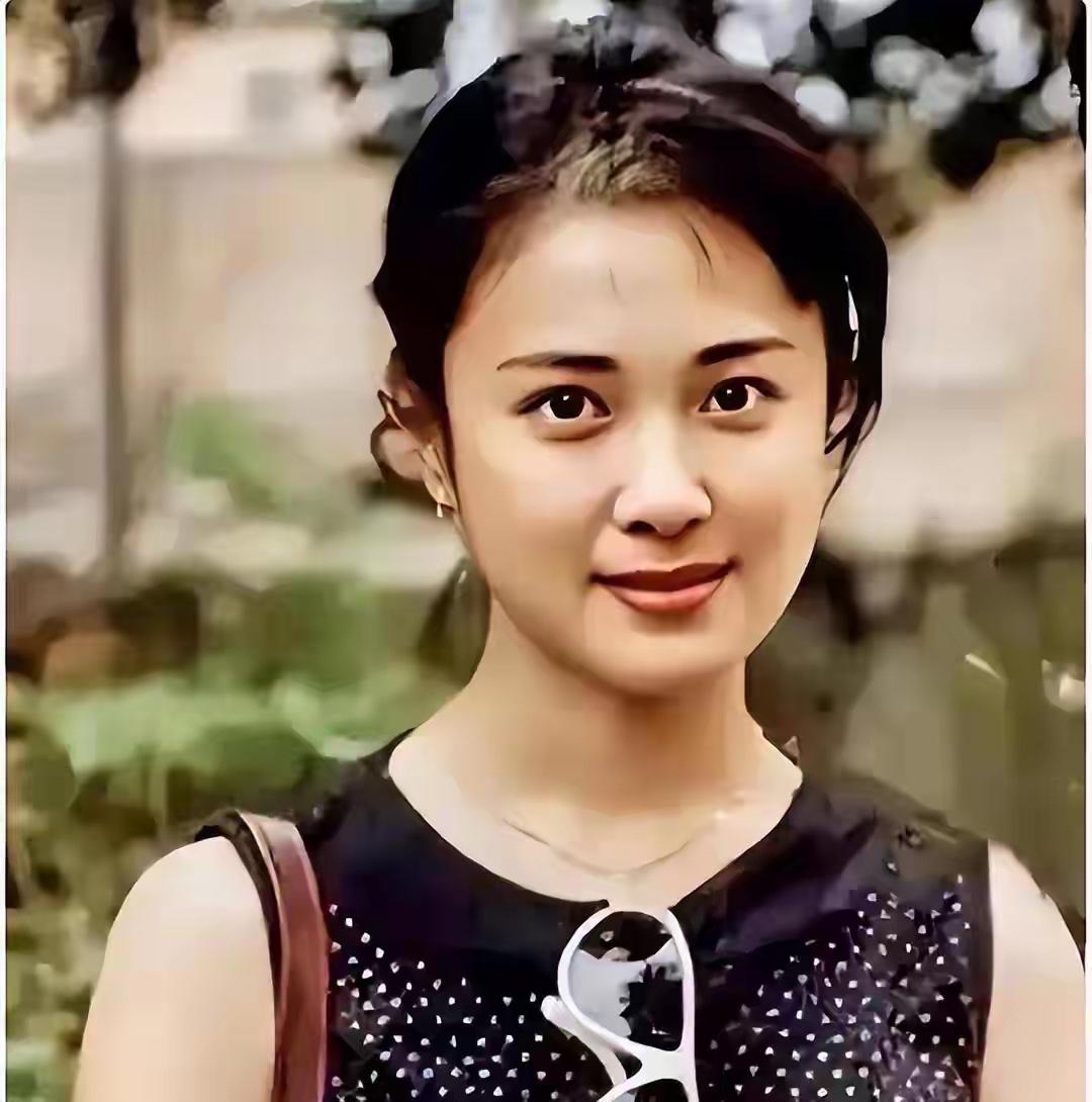 36 岁离婚，52 岁坐牢，59岁儿子离世，如今62 岁，独居北京老楼，深居简出