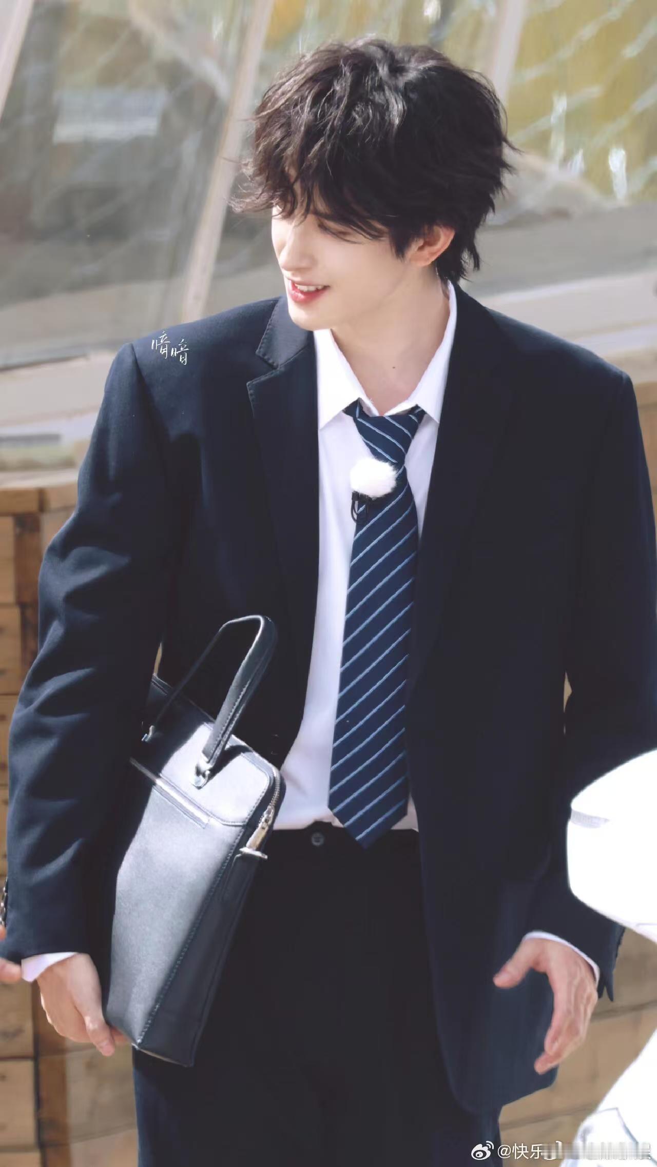 敖瑞鹏日系男大敖瑞鹏卷毛制服敖瑞鹏日系男大，好帅好帅，[色][色][色] ​​​