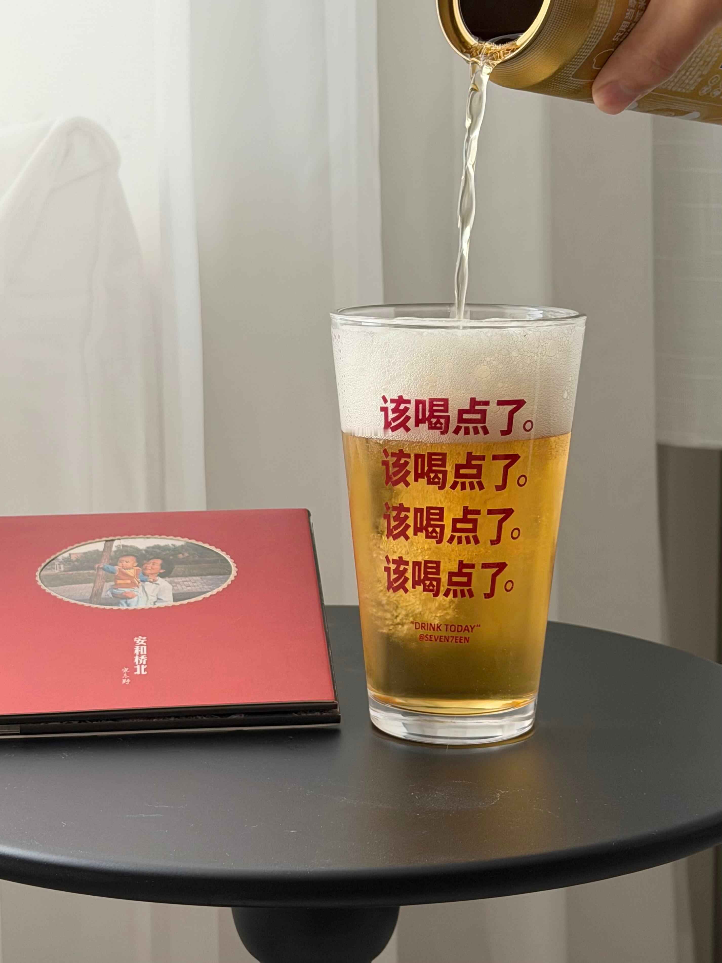 都说女人现实,其实男人才现实,丑的你看不上,漂亮的你又养不起,不物质的女人你又不