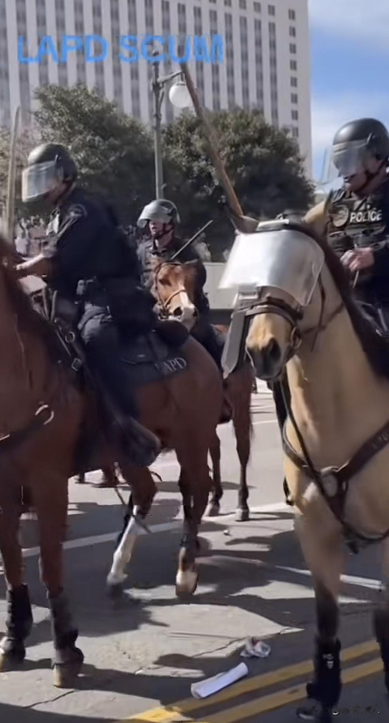 新思维：不要急，让美国自己烂下去

在百年不遇之大变局时代，当下的国际舞台，波谲