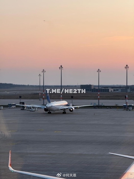 自战争开始以来，以色列的政府专机锡安之后翼就一直停在柏林机场。今天，又被媒体偷拍