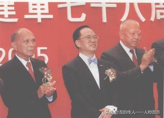 2005年8月1日，全国政协副主席霍英东、董建华，香港特别行政区行政长官曾荫权出