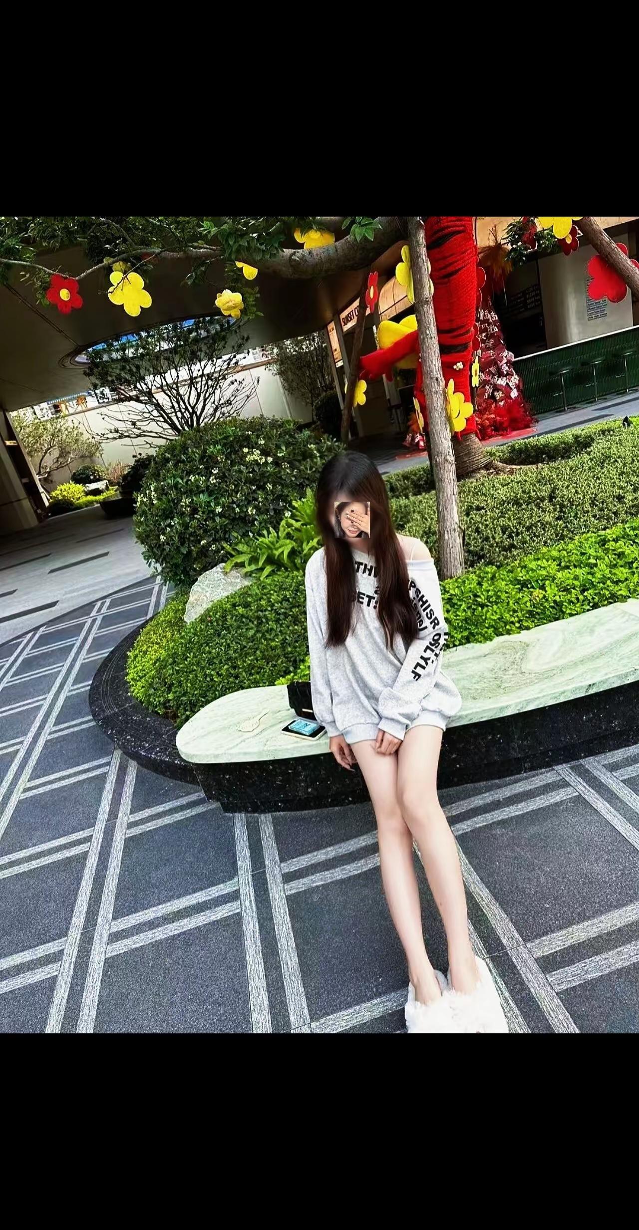 我做什么事都是十拿九稳 只差哥哥一吻学赵露思旅行碎片 拍照从不批腿