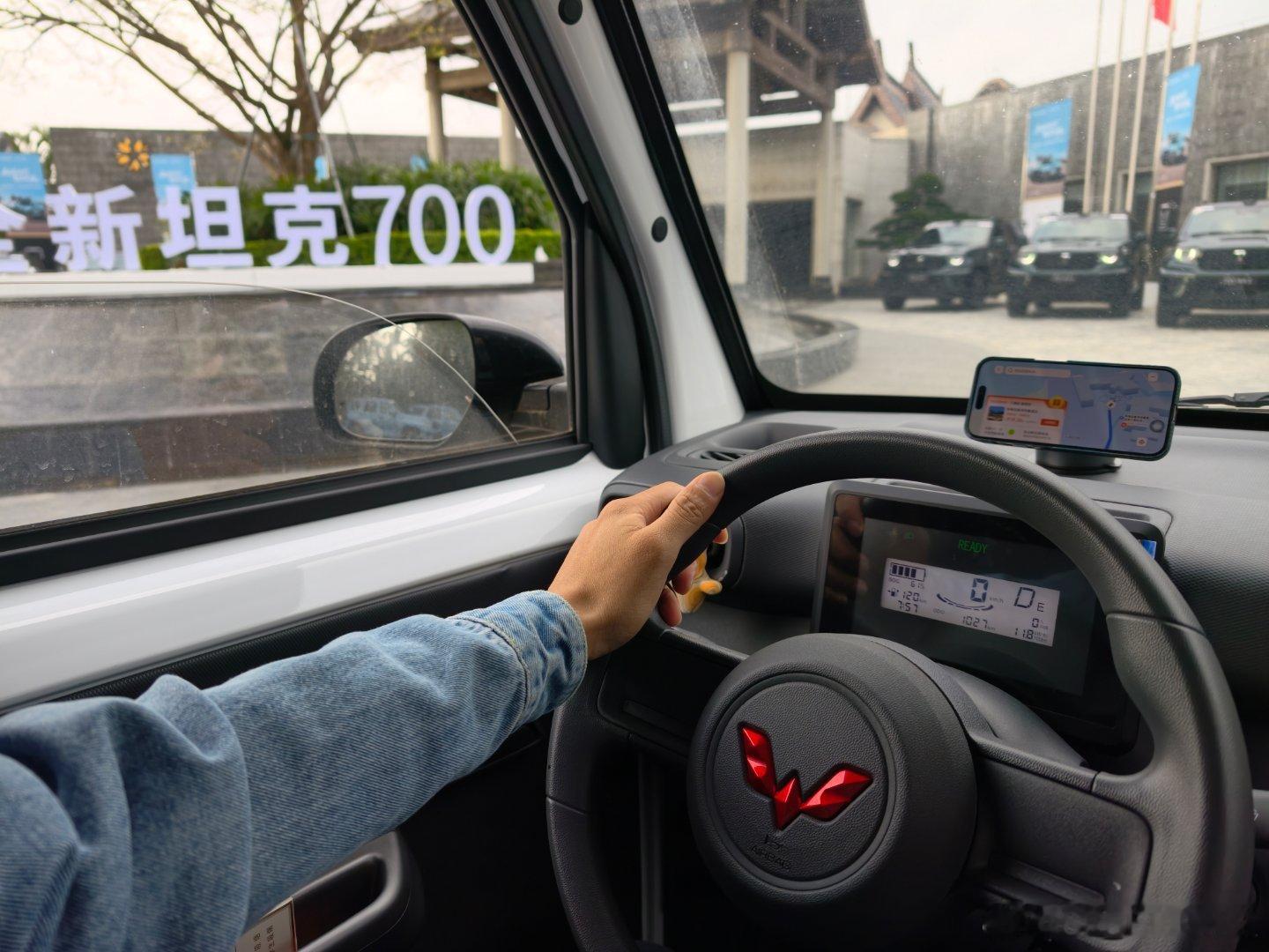 开五菱之光去凤凰湾悦椿酒店拍全新坦克700应该毫无违和感吧汽场全开 珠海·珠海凤