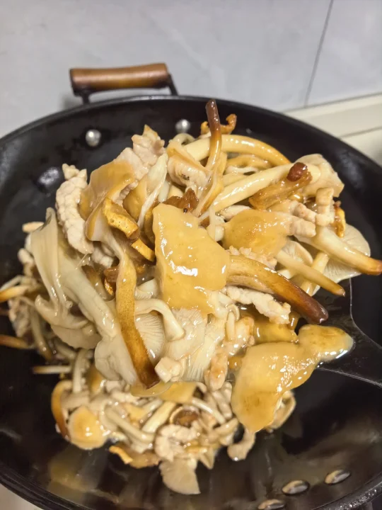 菌菇鲜香味美又营养！