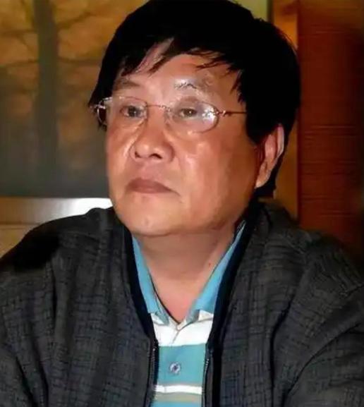 1970年，23岁知青写一首歌被判死刑，谁知被公审后，审判员给他的宣判却是“有期