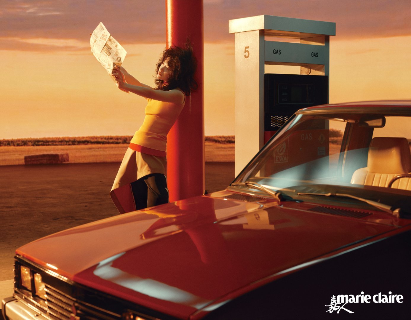 杜鹃嘉人三月刊封面杜鹃似水浮生大片杜鹃《嘉人》三月刊封面，复古公路大片氛围感拉满