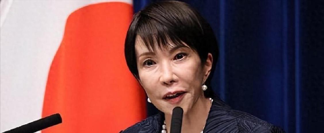 就在刚刚
 
据多家媒体报道，美国方面突然宣布了对中方船舶加收港口费用的安排。