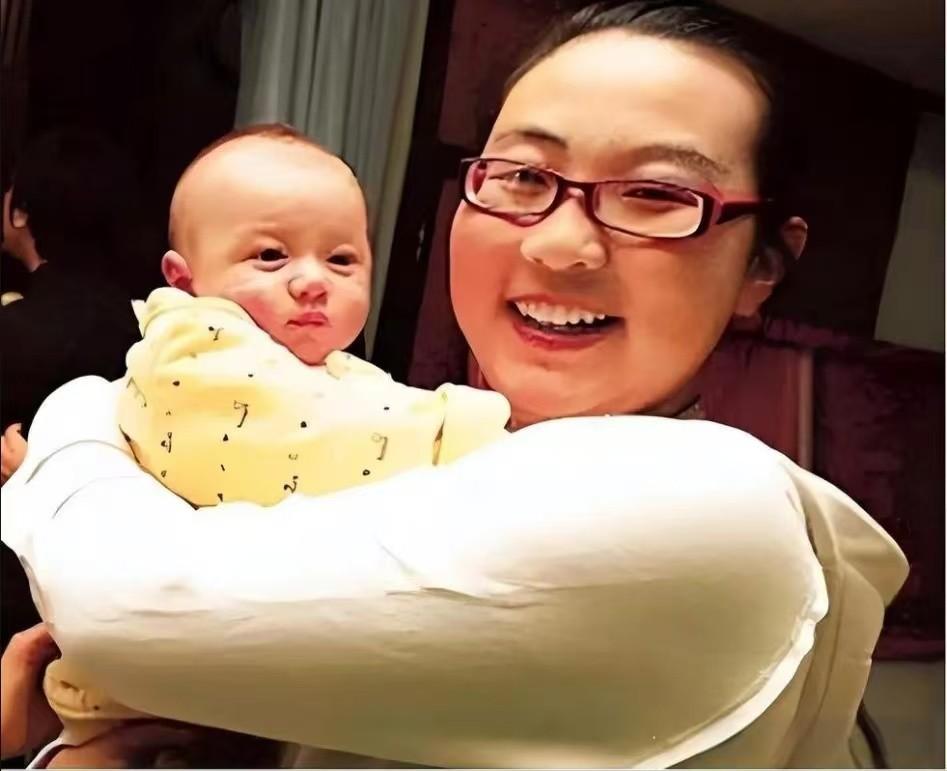 专家断言试管婴儿活不过40岁，那我国首例试管婴儿如今怎样了?
我国第一个试管婴儿