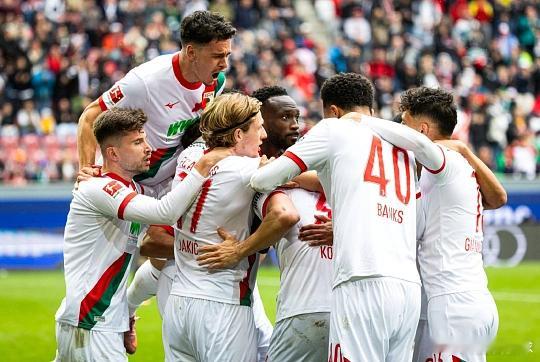 016    德甲    奥格斯堡vs多特蒙德德甲 双方周中都参加了德国杯的比赛