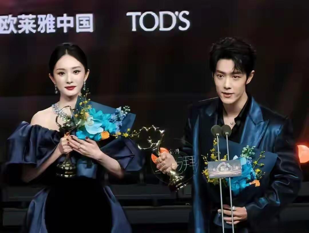 [吃瓜群众]不懂就问，昨晚微博之夜“座位乌龙”的源头——辛芷蕾，在国外拿了个奖，