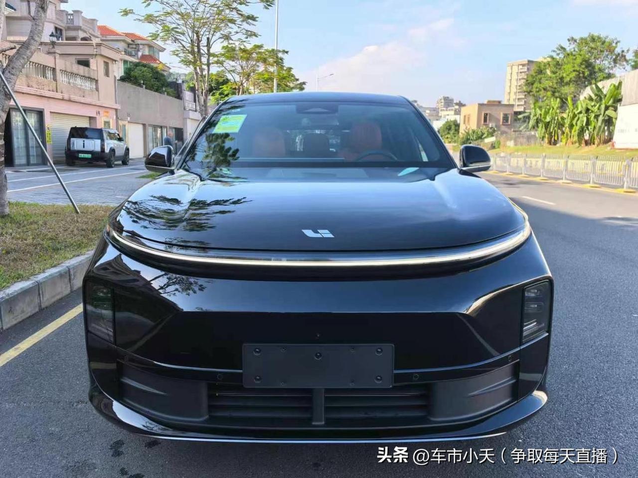 现在互联网最热闹的就是有关于汽车的话题，各行各业的人，只要有机会都在说汽车。最明
