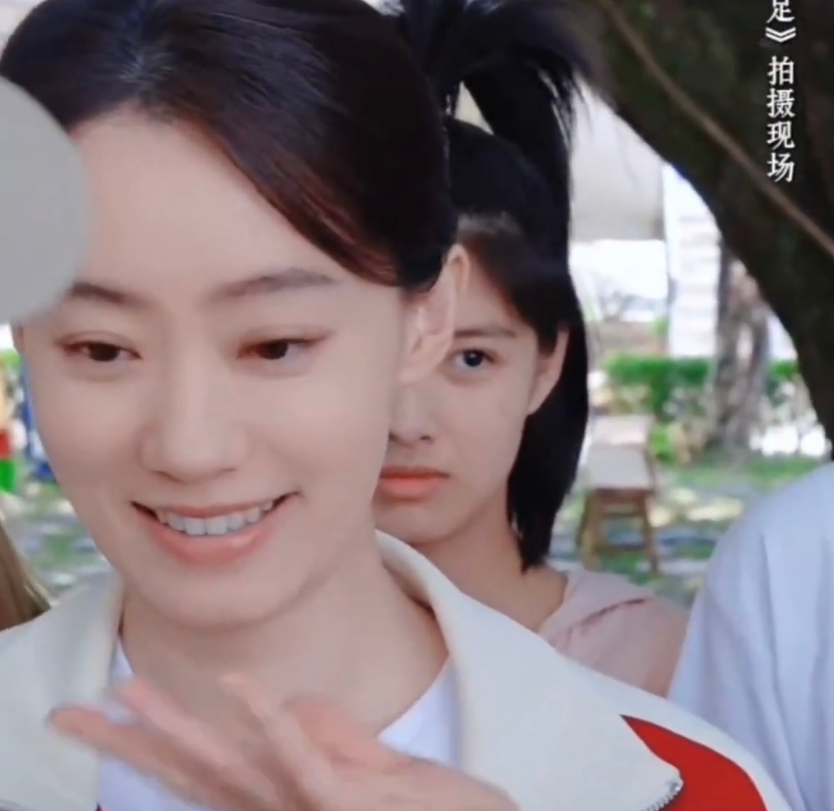 艾米看热巴的眼神不对劲我觉得很正常吧，要是迪丽热巴站我面前我比他们还直勾勾哈哈哈
