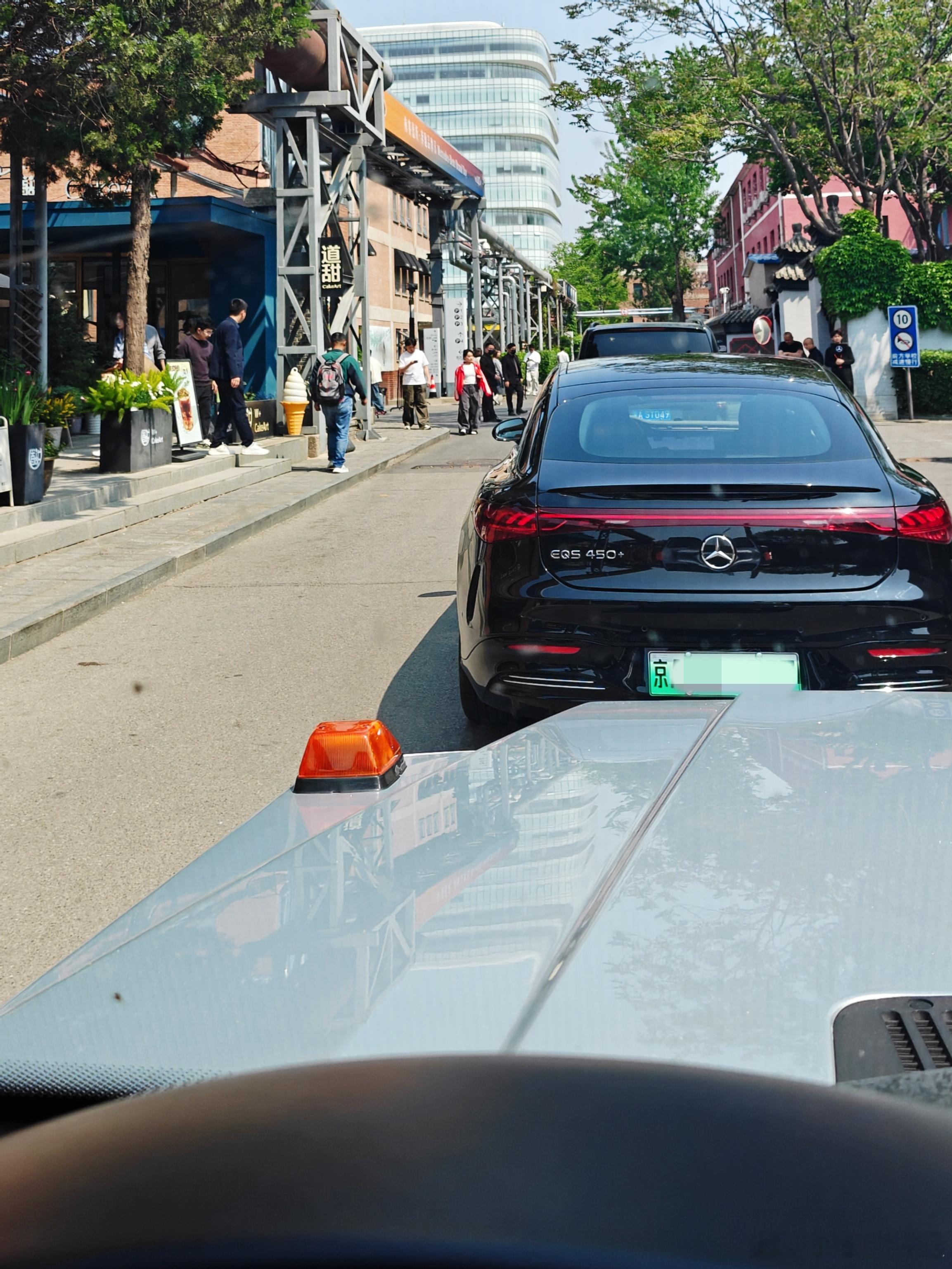 昨天出差把车停机场就是为了落地直接开来参加奔驰品牌日!这次品牌日赶上奔驰140周