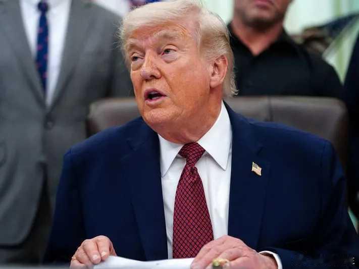 4月23日，特朗普下令美军：任何在霍尔木兹海峡布设水雷的船只，美军可以“直接击沉