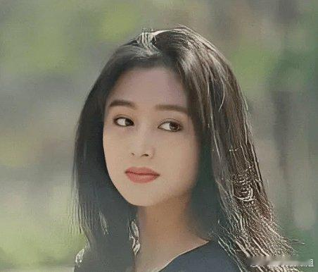 你敢信曾经的大陆第一美女变成这样了吗？ 