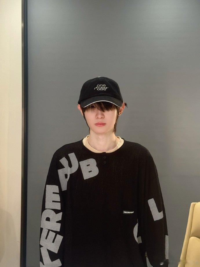 一诺变装前vs变装后一诺变装前变装后一诺变装前vs变装后。。。一诺xbc