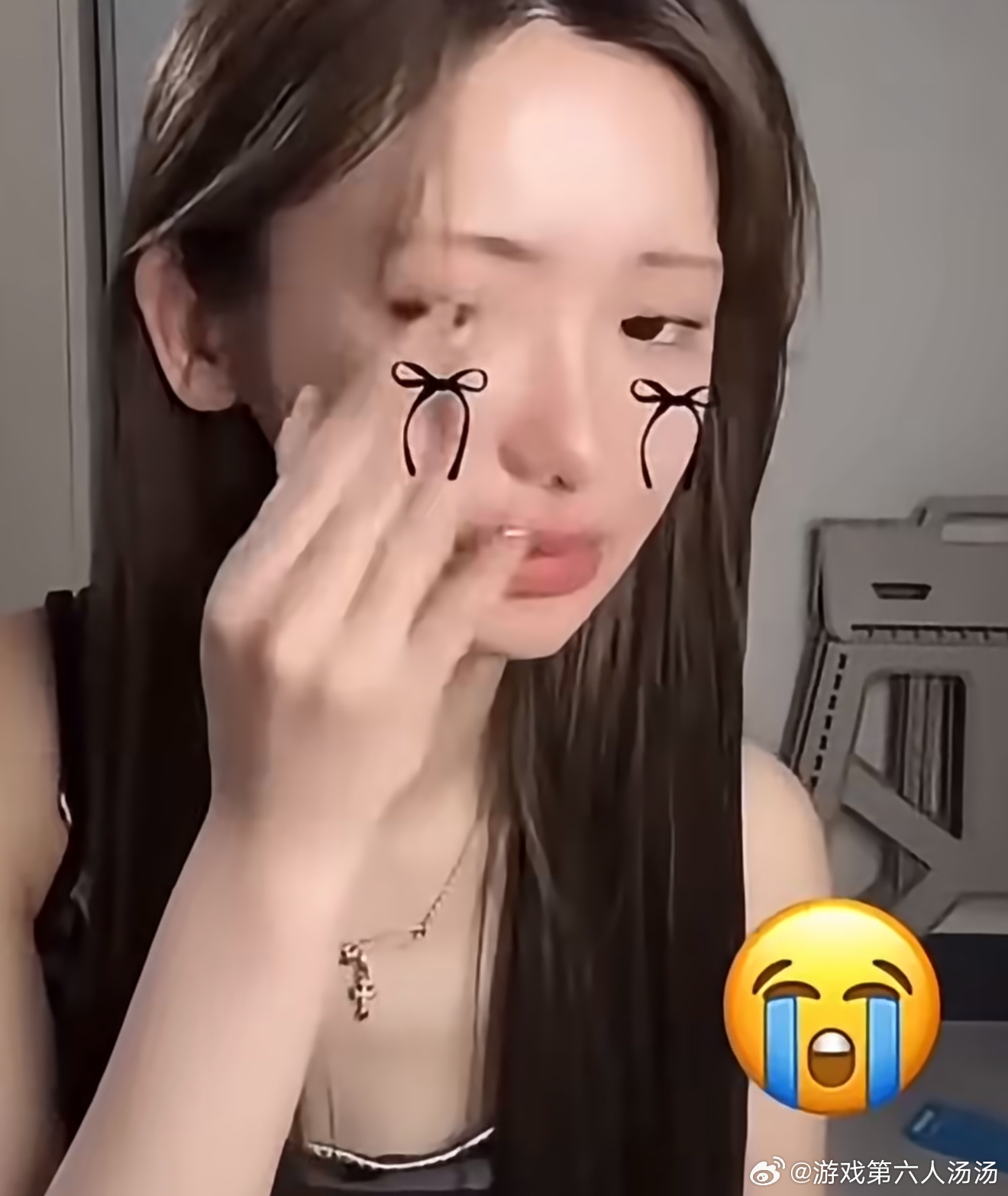 mina直播曝Mina韩国住所和偶像同一区天呐，才二十多岁，还有四天生日，今年九