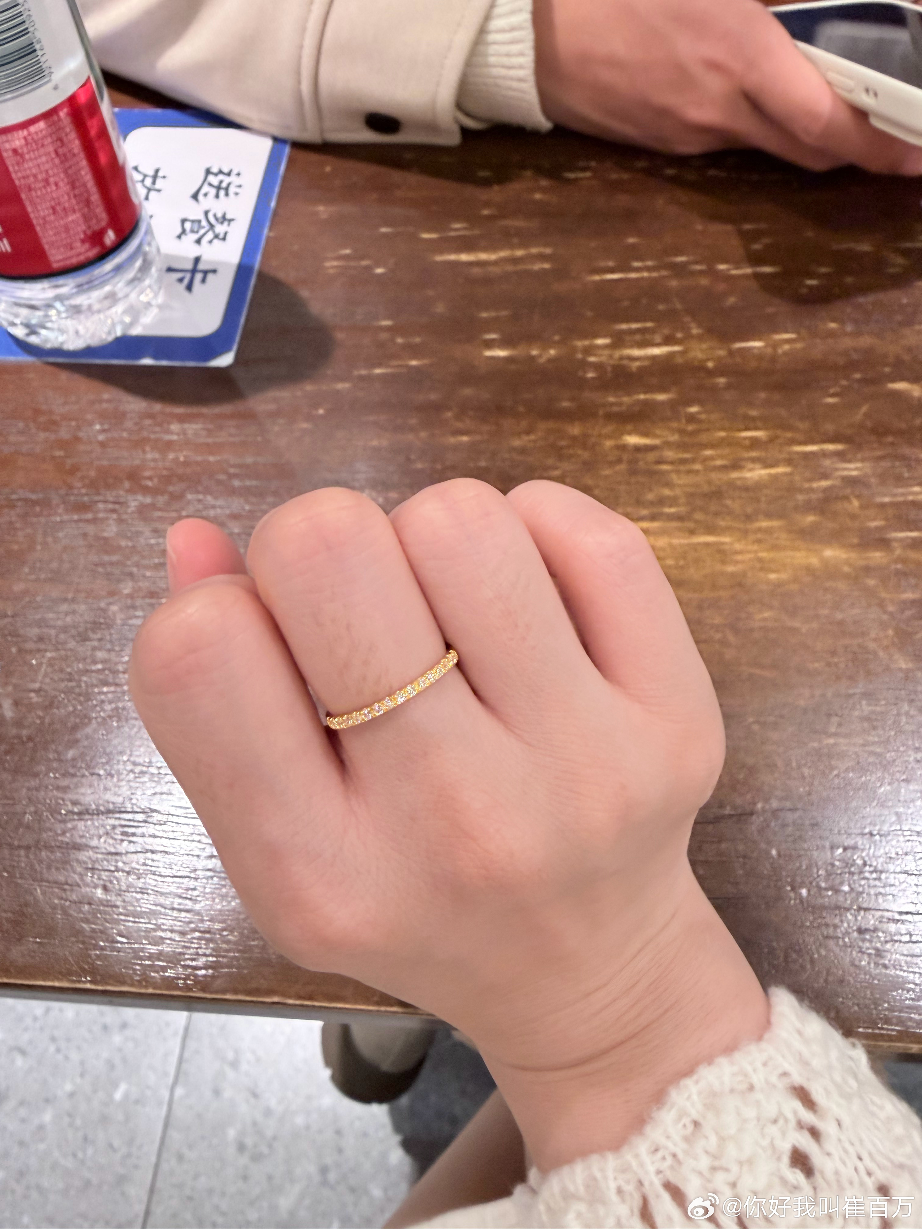 真是幸福的一周！昨天老李请我爽吃了一波烤肉今天松松给我买了很美的金戒指下周一到周