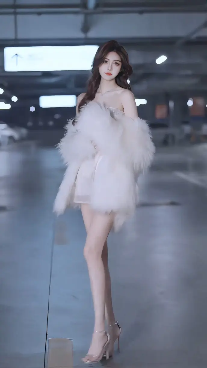 随拍 御姐 大长腿 高跟鞋 颜值