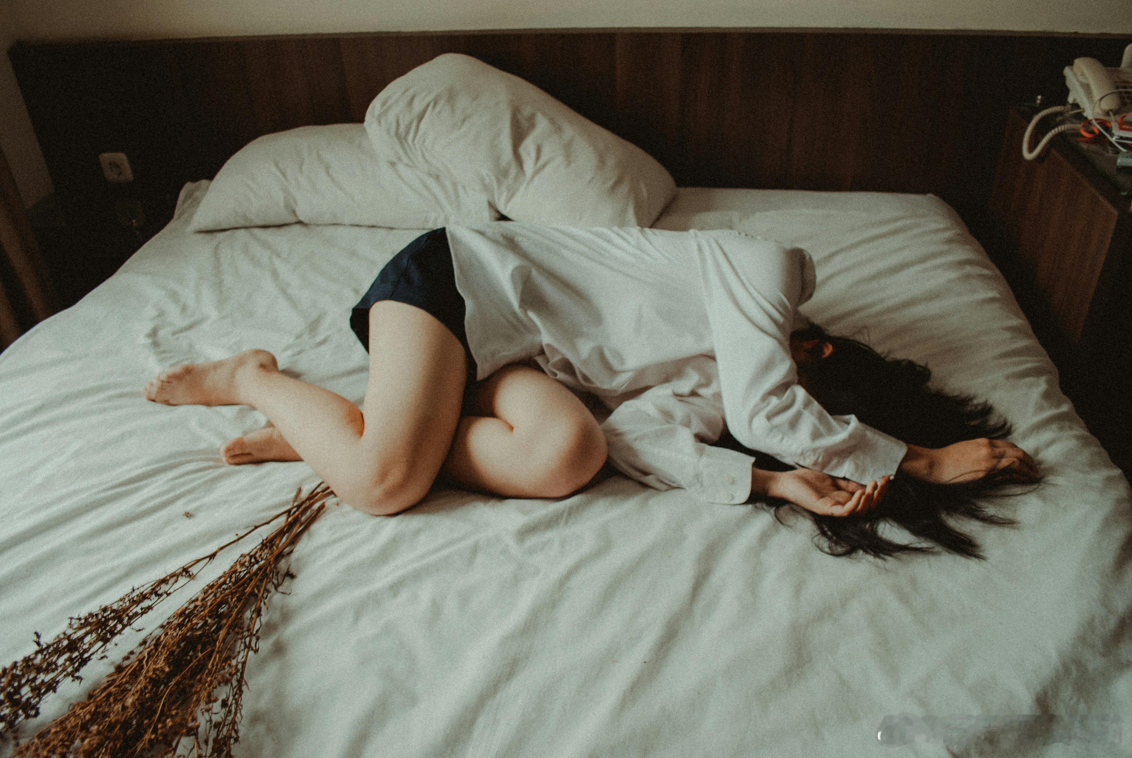 如何帮女朋友对抗姨妈痛 国民医生说 一到姨妈期间，关心女生的方式就是喝点红糖水…