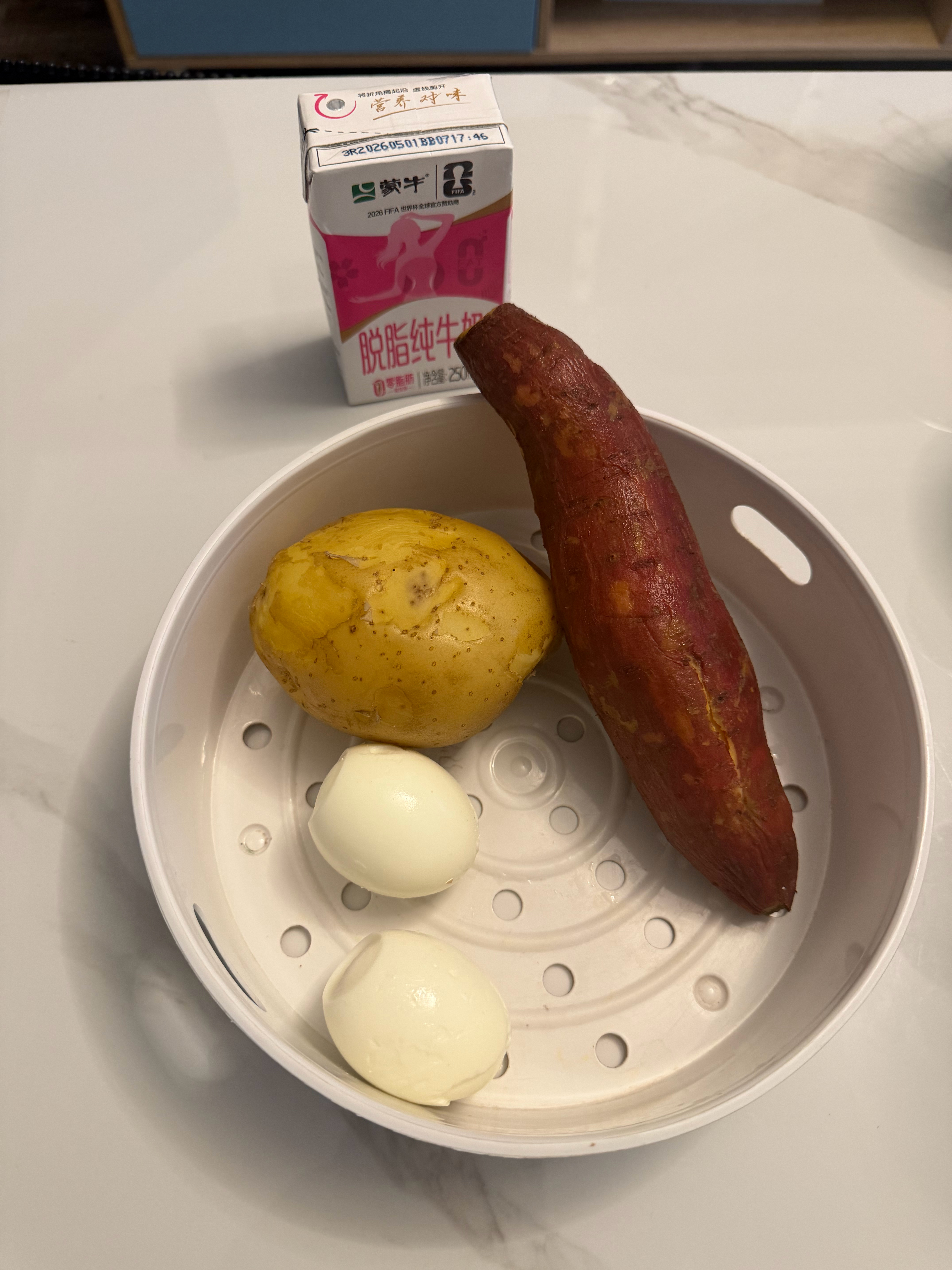 今天带手套练，练到到后面还纳闷怎么手辣辣的，一摘手套，原来是老茧被磨开了关于减脂