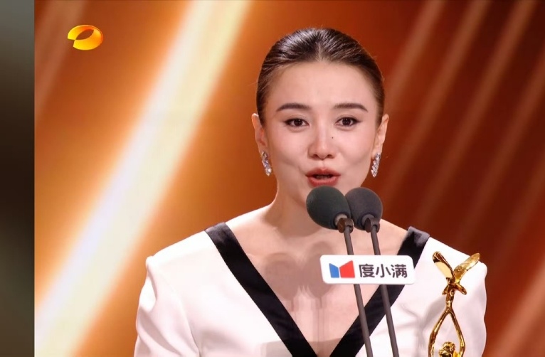 实至名归！宋佳拿下金鹰奖最佳女主角！《山花烂漫时》好剧好演员，演技直击人心，把角