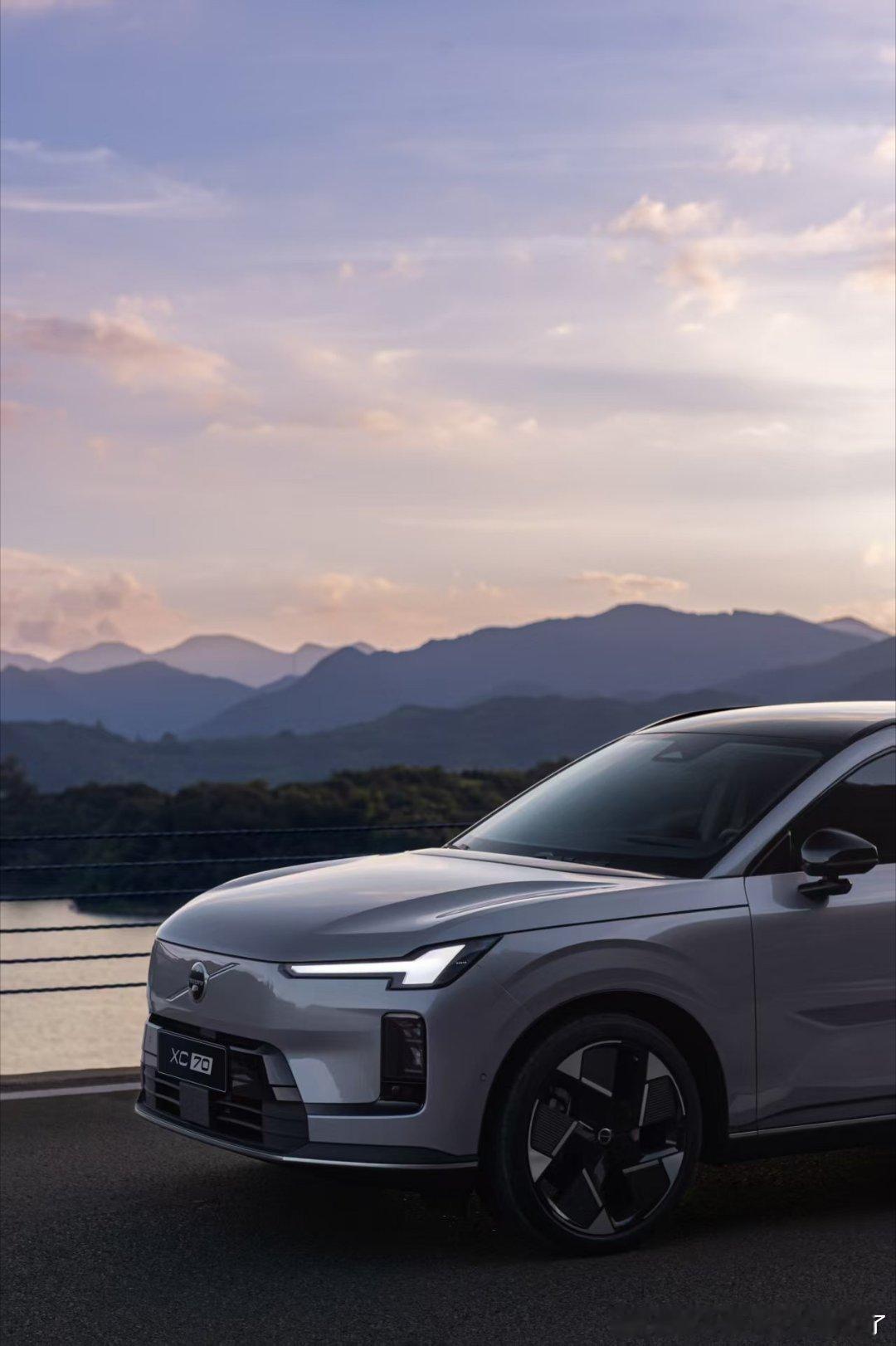 林孝埈500米突出重围短道速滑的赛道上，对抗激烈、瞬息万变，林孝埈凭借出色的起跑