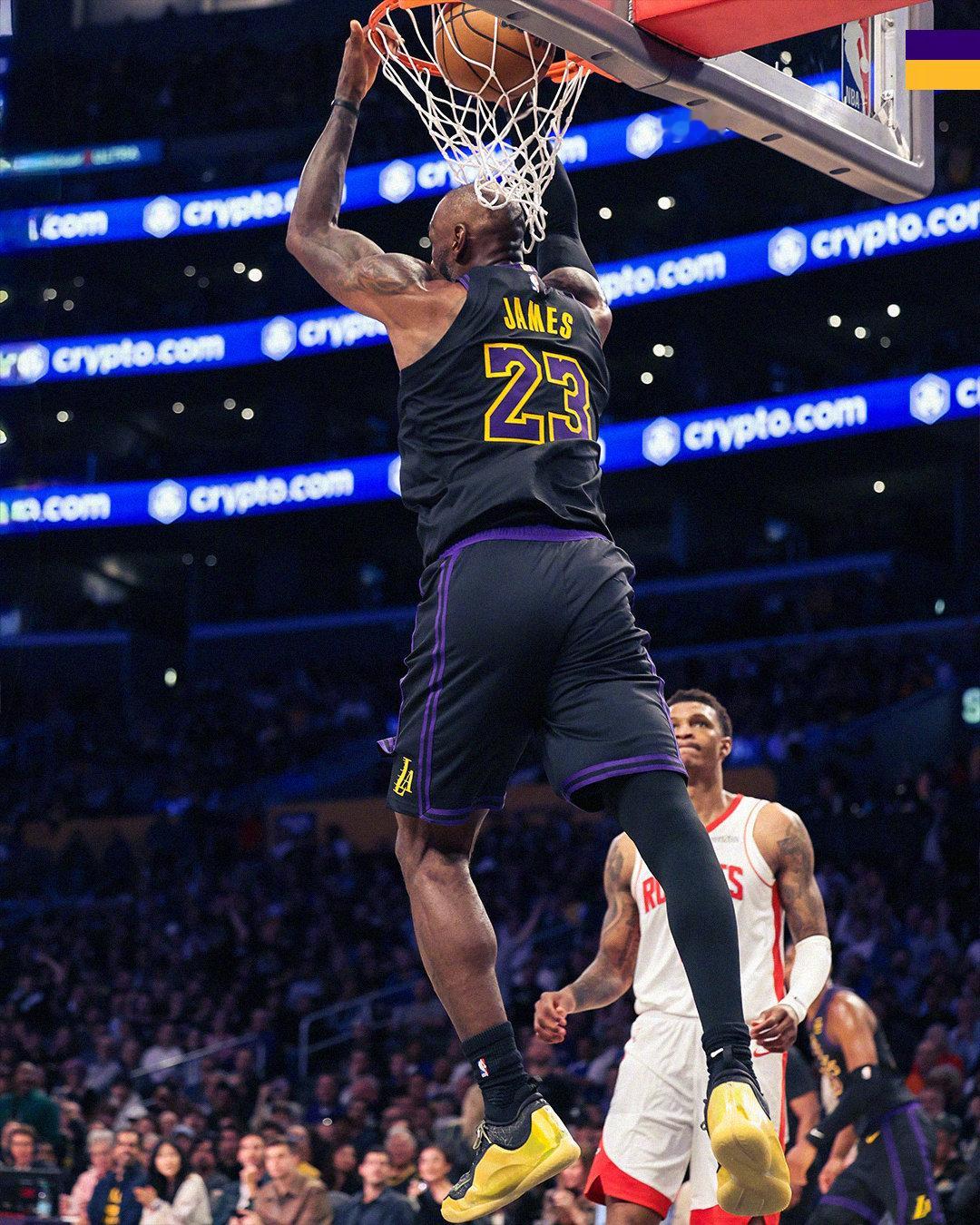 火箭vs湖人 | 第三节🔚湖人7️⃣5️⃣ - 6️⃣8️⃣火箭三节过后，斯马